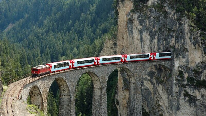 Train from Geneva to Chur