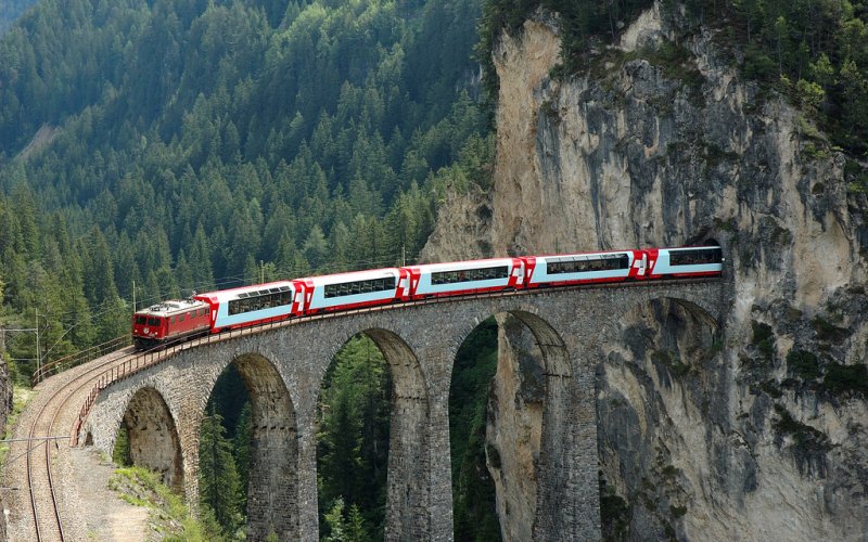 Train from Geneva to Chur